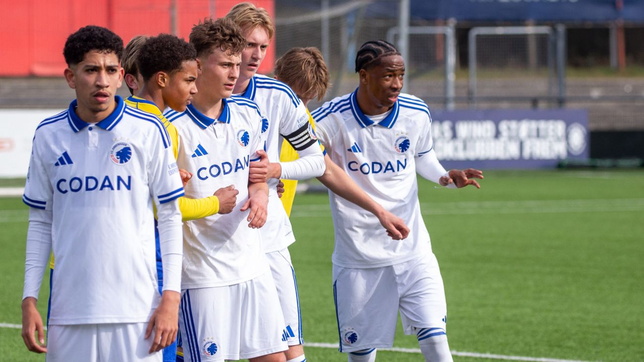 Tætte markeringer under en dødbold