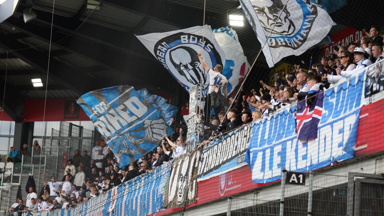 F.C. København-fans på JYSK Park i Silkeborg